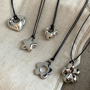 Offre Spéciale cordon noir longue longueur étoile coeur chandail chaîne luxueux argent géométrique creux pendentif collier cadeaux pour les femmes - Product Image 1