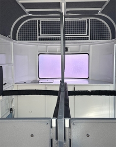 Remolque para <span class=keywords><strong>Caballos</strong></span> Personalizado para <span class=keywords><strong>2</strong></span> <span class=keywords><strong>Caballos</strong></span> con Cocina Delantera y Tanque de Agua - Product Image 6