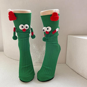 Nouveauté Noël 2024 Chaussettes 3D Stéréoscopiques à Motifs Visuels 100% Coton Rouge Vert Cadeau pour Couples Mignonnes à Empiler Mi-mollet Hiver - Product Image 3
