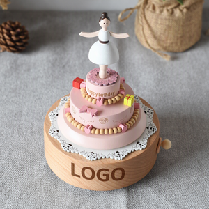 Boîte à <span class=keywords><strong>musique</strong></span> en bois 18 notes Ballerine, à remonter, avec carrousel rotatif, en hêtre, cadeau d'anniversaire, vente en gros usine - Product Image 1