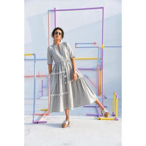 Robe maxi en coton gris pour femmes |   Robe évasée avec détails en dentelle et poches |   Robe d'été décontractée - Product Image 4