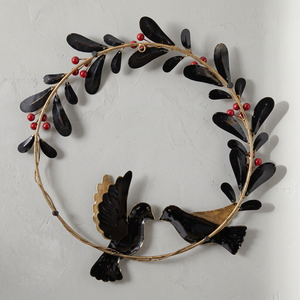 Corona Navideña Rústica de Metal con Pájaros y Bayas, Adorno Decorativo Redondo Hecho a Mano para Colgar en la Pared - Product Image 3