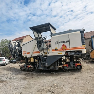 Fresadora en Frío Wirtgen 195 Plus con Potencia de 447 kW, Escarificador de 2000 mm de Ancho y 330 mm de Profundidad para Mantenimiento de Pavimentos - Product Image 1