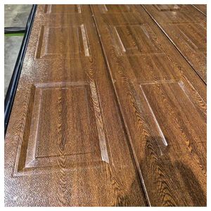 <span class=keywords><strong>Porte</strong></span> <span class=keywords><strong>de</strong></span> <span class=keywords><strong>garage</strong></span> résistante aux intempéries avec joints <span class=keywords><strong>de</strong></span> jointement et intégration <span class=keywords><strong>de</strong></span> gouttière Rainale <span class=keywords><strong>pour</strong></span> climats pluvieux et enneigés - Product Image 1