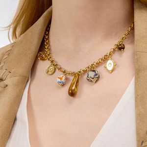 Collar de Acero Inoxidable con Múltiples Colgantes de Resina y Cerámica, Cadena Elegante para Clavícula, Estilo de Lujo Ligero - Product Image 2