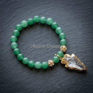 Colgante de Piedra Preciosa de Aventurina Verde Tallada con Cristales Rozrin, con Dije de Flecha Chapado en Oro, Joyería Feng Shui Hecha a Mano - Product Image 3