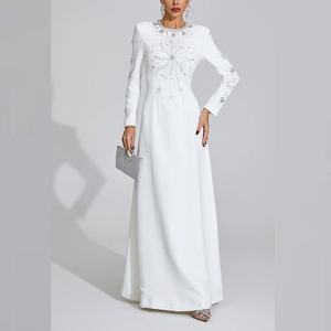 Abito da sera bianco a sirena con maniche regolari, scollo illusione con ricami di strass, lunghezza al pavimento, antistatico - Product Image 2