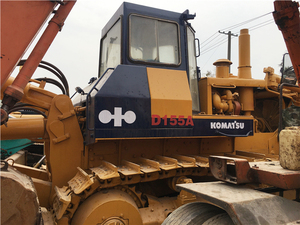 Bouteur Komatsu D155A d'occasion haut de gamme, modèle 2015, moteur CAT, charge nominale de 15 tonnes, faible consommation de carburant, haute efficacité, longue durée de vie - Product Image 3