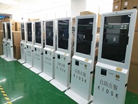 24 32 inç eğimli ekran numarası alma Kiosk hastane hasta randevu sorgulama makinesi