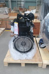 Motor Cummins de Alta Potência e Baixo Consumo, 4 Tempos, 6 Cilindros, 6BTAA5.9-P180, Montagem de Motor Refrigerado a Água Usado para Propulsão Marinha - Product Image 2