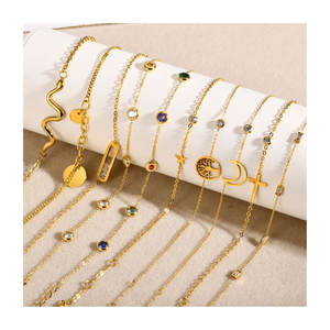 Modischer Damen Schmuck: Nicht Anlaufend, Verstellbar, Edelstahl-Kettenarmbänder für Damen mit Kreuz-, Mond- und Zirkon-Anhänger (Femme) - Product Image 1