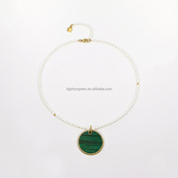 Collier pendentif en acier inoxydable plaqué or 18 carats avec perle d'eau douce ronde verte pour femme