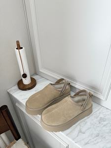 Botas de nieve de lujo hechas de tela tejida, con suelas gruesas antideslizantes e impermeables, son adecuadas para uso casual al aire libre. - Product Image 3