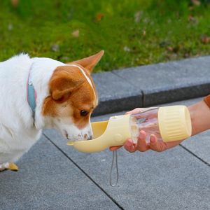 Botella de <span class=keywords><strong>Agua</strong></span> para Perros, a Prueba de Fugas, Portátil, con Bebedero para Mascotas, para Paseos al Aire Libre, Viajes, Plástico de Grado Alimenticio - Product Image 2