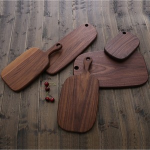 Tabla de cortar de madera maciza de nogal negro con asa rectangular para uso doméstico, comida para bebés, pasteles, sushi y presentación. - Product Image 1