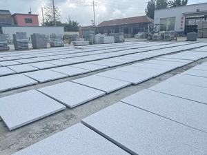Lastra di Granito Grigio Chiaro Moderno, Fiammata, Martellata, Sabbiata 603 per Applicazioni Esterne - Product Image 5