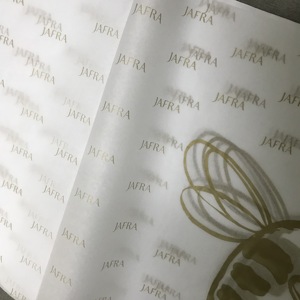 Papier de soie fin transparent personnalisé, papier d'emballage cadeau avec logo d'entreprise, rouleau de papier d'emballage pour vêtements - Product Image 4