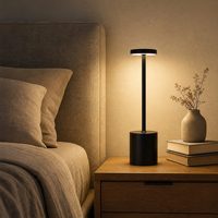 Lampe de table moderne sans fil en métal, design éco-responsable et épuré, LED à intensité variable alimentée par batterie pour chambre, restaurant, maison