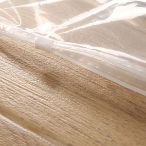 Bolsas con Cierre Zip de PE Esmerilado 100% Biodegradables y Reciclables para Empaque de Trajes de Baño, Zapatos y Calcetines con Estampado en Caliente - Product Image 5