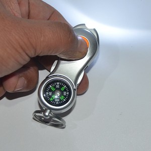 Boussole multifonctionnelle d'extérieur avec boucle et lumière LED intégrée, outil EDC, pendentif boussole - Product Image 3