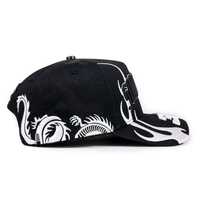 Gorras de Béisbol de Lujo al por Mayor 2025 con Diseño de Dragón Chino, Logotipo de Cuero Personalizado, Pedrería, Bordado 3D y Forro de Satén - Estilo Baez