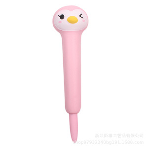 Estuche de Lápices de Espuma PU con Diseño de Pingüino Rosa, Juguete Antiestrés, Regalo Novedoso - Product Image 1