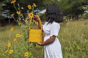 Sac tissé à la main en fibre naturelle à 100% avec doublure en raphia, choix de mode biodégradable et durable pour les femmes soucieuses de l'environnement - Product Image 5