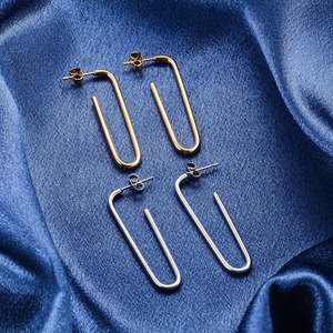 Boucles d'oreilles créoles uniques en acier inoxydable en forme de U pour femmes, lisses, style trombone, accessoires de bijoux pour piercing d'oreille - Product Image 3