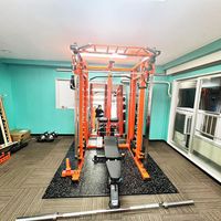 Sistema de Entrenamiento de Fuerza Multifuncional Comercial Todo en Uno para Fábrica: Rack de Sentadillas Ajustable y Equipo de Gimnasio para Dominadas