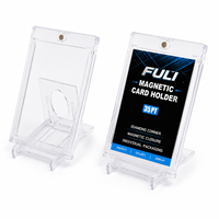 Vente en gros d'étuis rigides en plastique transparent 35PT personnalisés, porte-cartes magnétique à une touche pour cartes de sport à collectionner