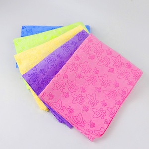 Nouvelle serviette pliée absorbante personnalisée pour chien, petite pochette en tissu PVA chamois de haute qualité pour animaux de compagnie - Product Image 2