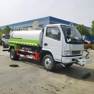 Camión Cisterna CLW 4X2 de 5 Toneladas para Riego y Limpieza de Carreteras en Venta - Product Image 2