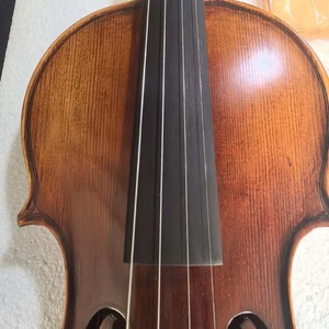 Violon en bois massif de qualité supérieure pour adultes et enfants, idéal pour l'apprentissage, offrant une bonne résonance et un toucher confortable. - Product Image 4
