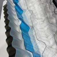 Techo Moderno para Estudio de Jardín en Lámina Corrugada Oscura Brillante para Extensiones de Terraza y Diseño de Refugios Exteriores