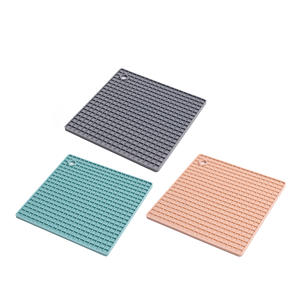 Tapis isolant thermique en silicone, carré, durable, doux, anti-chaleur, pour la protection des assiettes, des bols et des plats de cuisine - Product Image 5