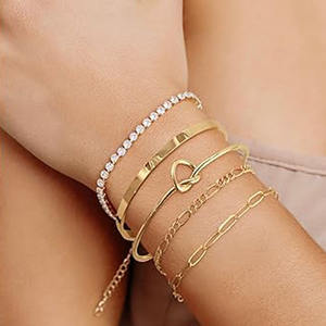 Conjunto de brazaletes dorados con cadena de diamantes de imitación y diseño de nudo para mujeres y hombres, regalo, joyería, accesorio de moda, estilo unisex - Product Image 4