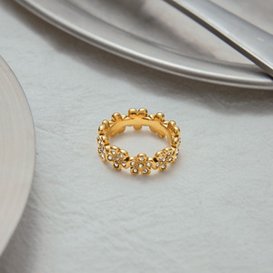 Anillo de Flores para Mujer, Oro Amarillo, Zirconia, Joyería, Regalo, Diseño Elegante - Product Image 4