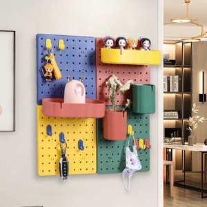 Estante de almacenamiento de tablero de clavijas montado en la pared Instalación sin taladro para el hogar Cocina Baño Dormitorio Estante con ganchos - Product Image 2