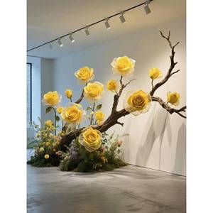 Escultura de Árbol de Rosas Amarillas Artificiales Grandes, Instalación de Flores de FRP Personalizada para Exhibición en Tiendas de Bodas - Product Image 1