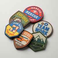 Écussons PVC personnalisés de qualité supérieure, thermocollants, badges logo 3D en caoutchouc, étiquettes en silicone anti-UV en forme de fleur, pour vestes, sacs, chapeaux, patchs PVC souples