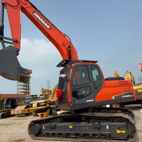 Excavatrice d'occasion Doosan DX225LC-9C à prix avantageux, 22 tonnes, hydraulique, sur chenilles, pour travaux de terrassement, en stock