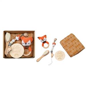 Vente en gros d'usine/OEM, hochets en crochet pour bébé, ensemble en bois, boîte cadeau de <span class=keywords><strong>naissance</strong></span>, chaîne de sucette, cadeau de premier mois de bébé - Product Image 6