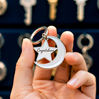 Hoogwaardige metalen sleutelhanger op maat met UV-print, duurzaam anti-modellen design, zakelijk cadeau, teambuilding prijs