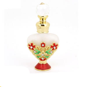 Custom Middle East Luxury 15ml Metal Perfume Bottle With Unique Heart Shape - Product Image 4