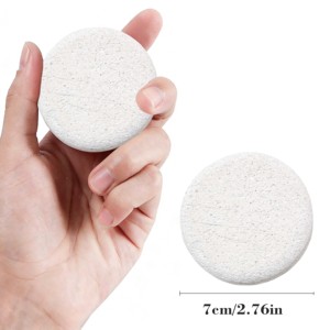 Removedor de callos de piedra pómez con logotipo personalizado, removedor de callosidades de suelo volcánico natural negro con herramienta de <span class=keywords><strong>pedicura</strong></span> para talones y palmas de madera para el hogar - Product Image 2