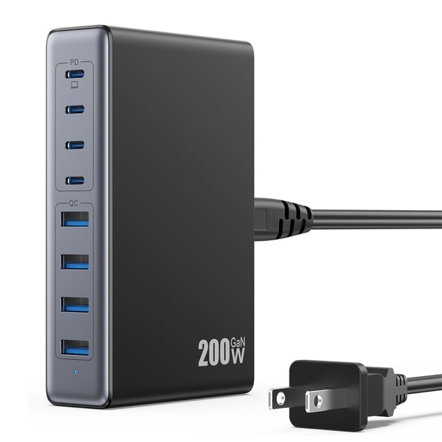 200W GaN Charger 20V5A PD Fast Charging USB-A/USB-C Ports Mobile Phone Tablet Laptop Universal Desktop Charging Station
