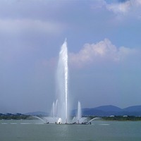 Projets d'ingénierie : Fontaines à jets d'eau haute pression, jets de saut d'obstacles et jets à flux laminaire pour l'extérieur
