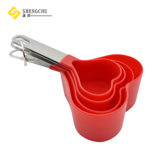 Ensemble de 4 ustensiles de cuisson, manche en acier inoxydable et tasses à mesurer en plastique en <span class=keywords><strong>forme</strong></span> de cœur pour la pâtisserie - Product Image 2