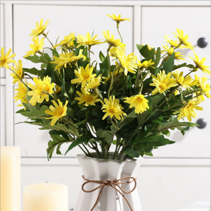 Fabbrica che vende direttamente <span class=keywords><strong>fiori</strong></span> <span class=keywords><strong>margherita</strong></span> artificiali di seta a 9 teste fatti a mano materiale in tessuto profumato e morbido - Product Image 2
