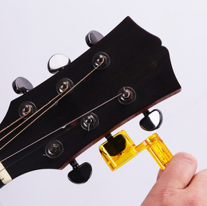 Enrollador de cuerdas para <span class=keywords><strong>guitarra</strong></span> acústica, extractor de clavijas de puente y cortador de cuerdas, <span class=keywords><strong>kit</strong></span> de herramientas 4 en 1 para el <span class=keywords><strong>mantenimiento</strong></span> de la <span class=keywords><strong>guitarra</strong></span> y cambio de cuerdas - Product Image 6